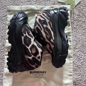 Burberry shoes size 36.5 woman/ 5.5 woman US size